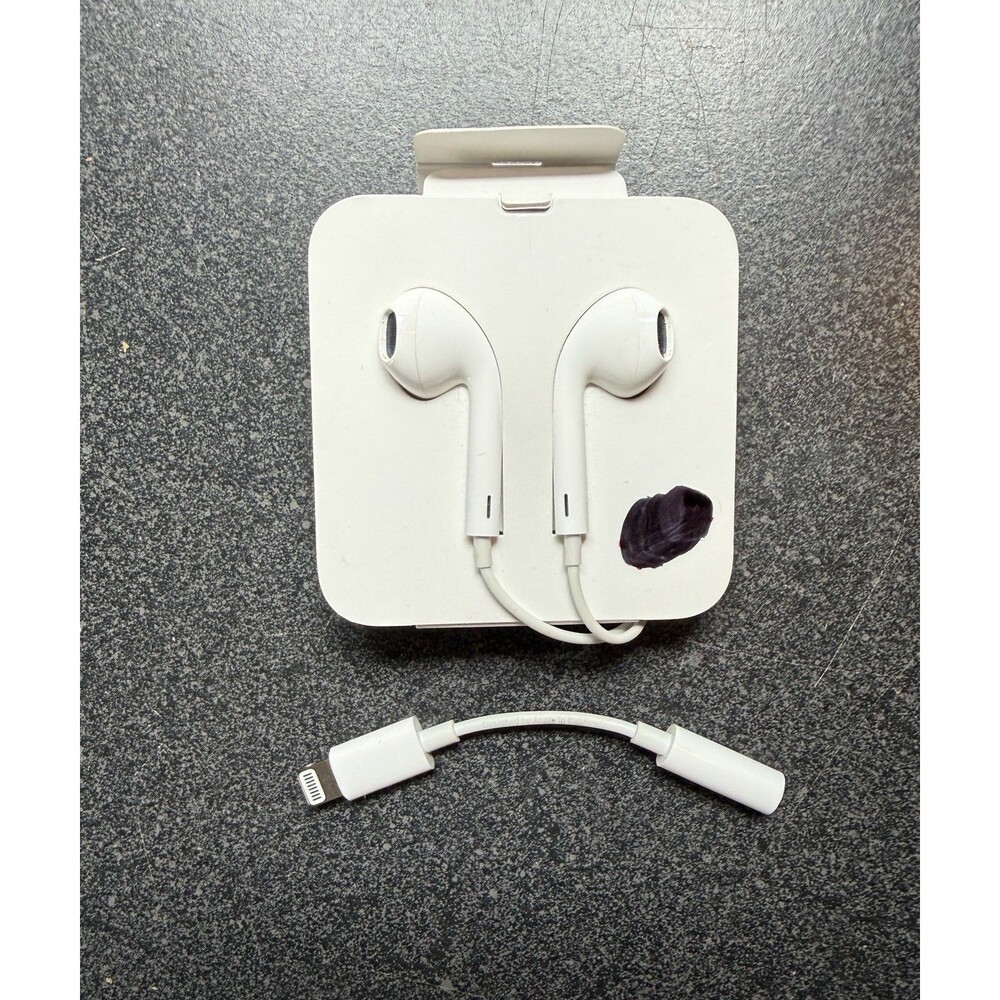 Classic Apple EarPods Lightning Plug | Wired Ear Buds | Head Phones New & Dongle